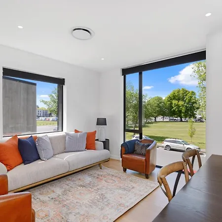 Latimer View Apartment